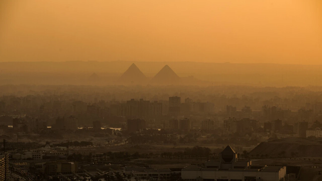 ضباب كثيف ورياح خطيرة تضرب مصر اليوم وفق تحذيرات الأرصاد